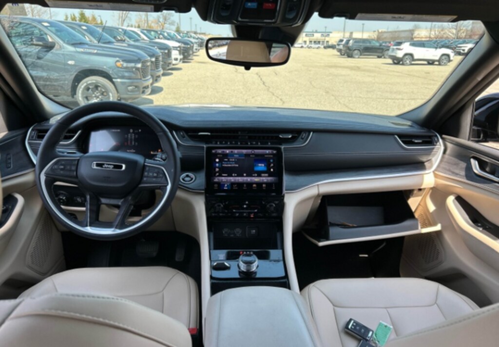 Used 2024 Jeep Grand Cherokee Limited SUV