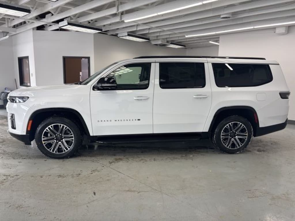 New 2026 Jeep Grand Wagoneer L 4X4 Sport Utility