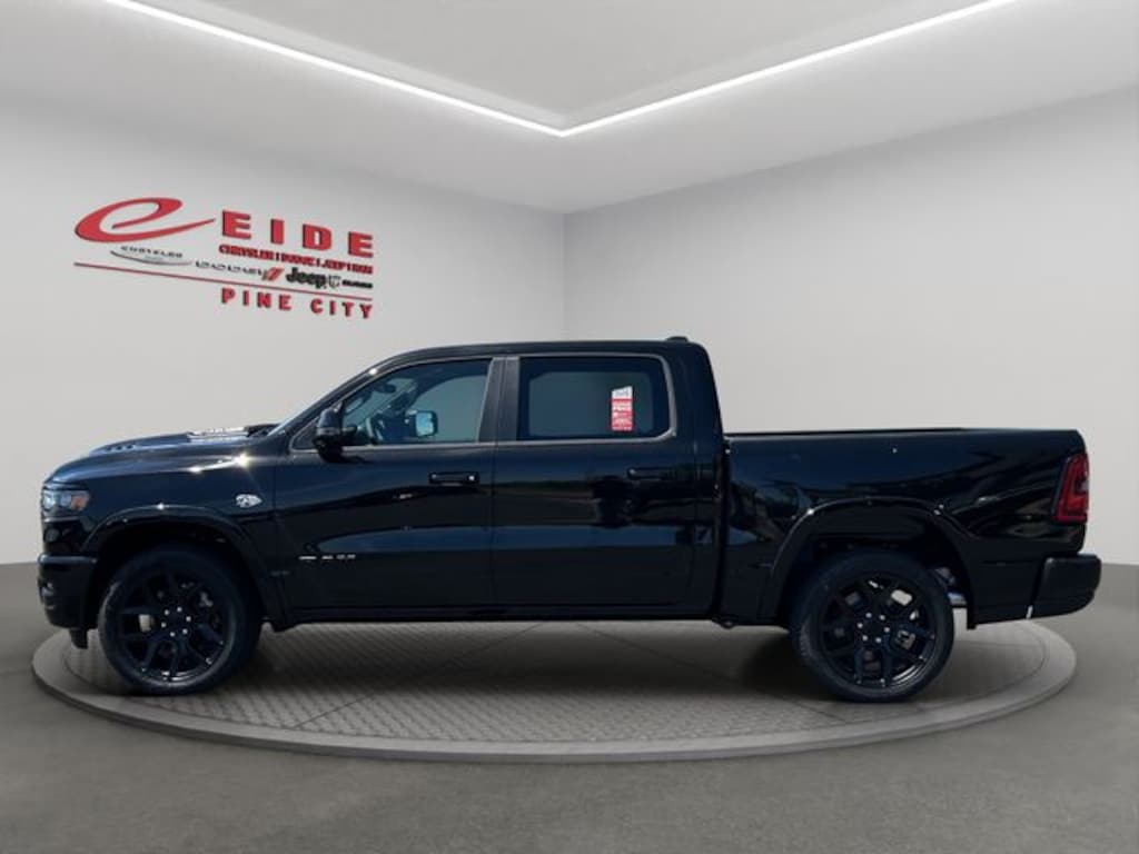 New 2026 Ram 1500 LARAMIE CREW CAB 4X4 5'7 BOX Pickup
