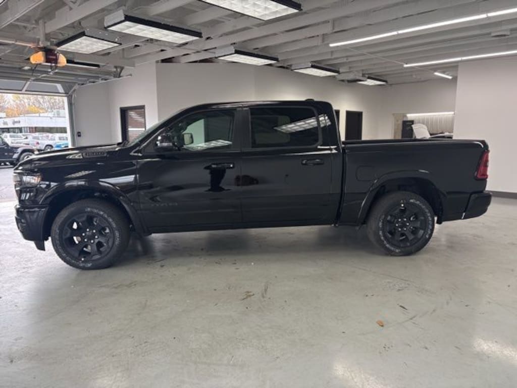 New 2026 Ram 1500 BIG HORN CREW CAB 4X4 5'7 BOX Pickup