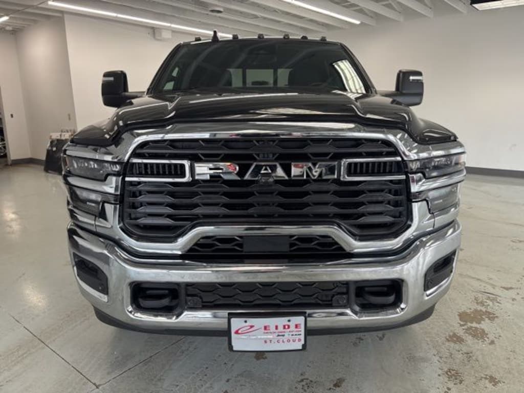 New 2026 Ram 2500 TRADESMAN CREW CAB 4X4 6'4 BOX Pickup