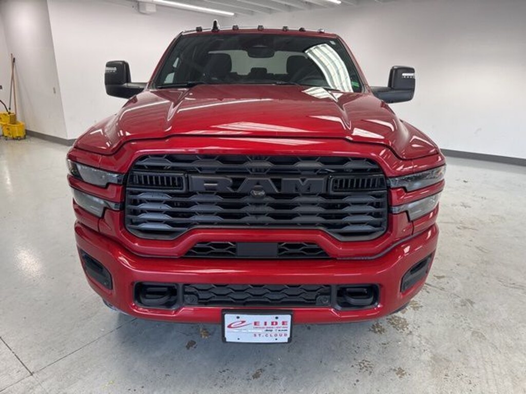 New 2026 Ram 3500 BIG HORN CREW CAB 4X4 6'4 BOX Pickup