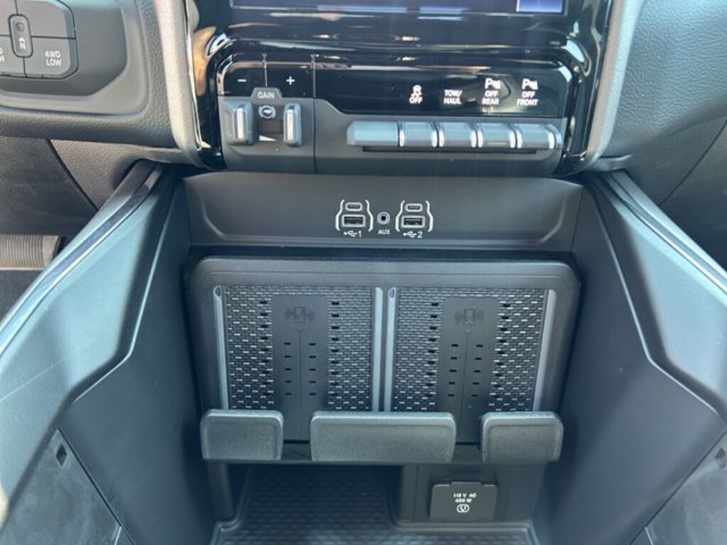 New 2026 Ram 2500 LARAMIE CREW CAB 4X4 6'4 BOX Pickup