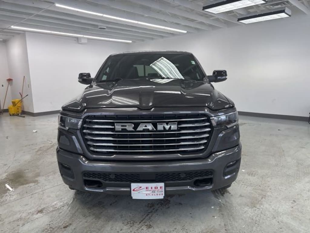 New 2026 Ram 1500 LARAMIE CREW CAB 4X4 5'7 BOX Pickup