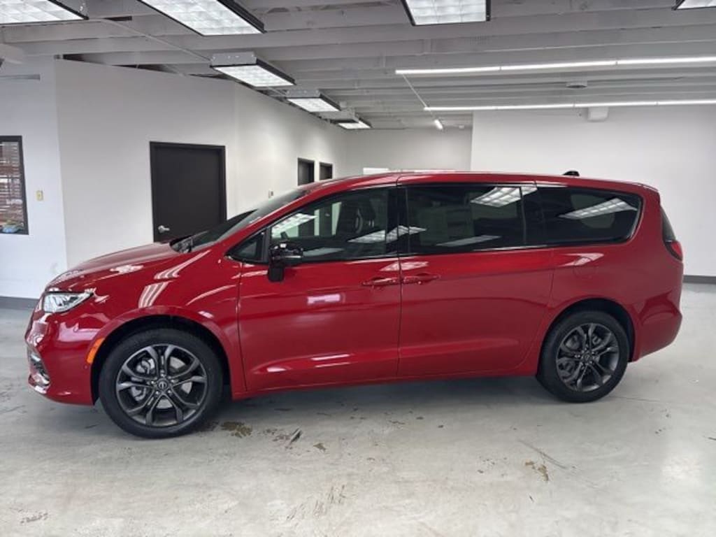 New 2026 Chrysler Pacifica SELECT AWD Passenger Van