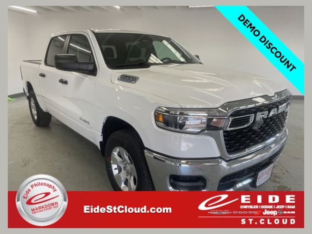 New 2026 Ram 1500 TRADESMAN CREW CAB 4X4 5'7 BOX Pickup