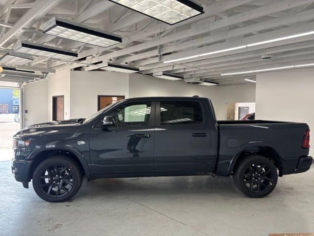 New 2026 Ram 1500 LARAMIE CREW CAB 4X4 5'7 BOX Pickup