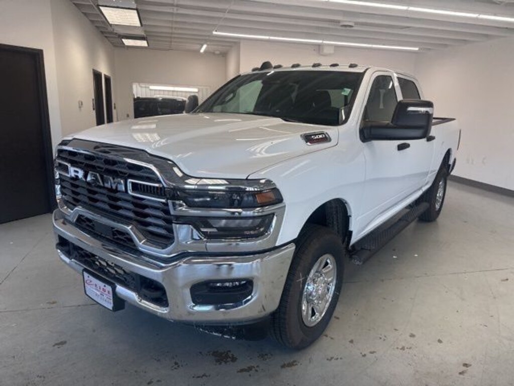 New 2026 Ram 2500 TRADESMAN CREW CAB 4X4 6'4 BOX Pickup