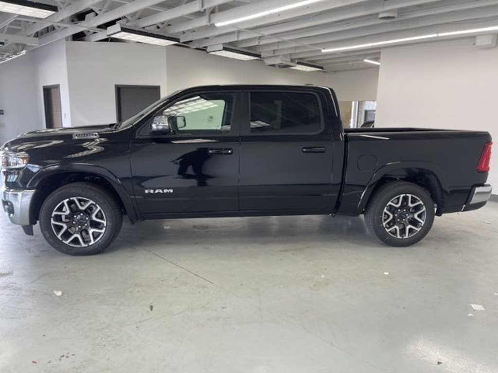 New 2026 Ram 1500 LARAMIE CREW CAB 4X4 5'7 BOX Pickup