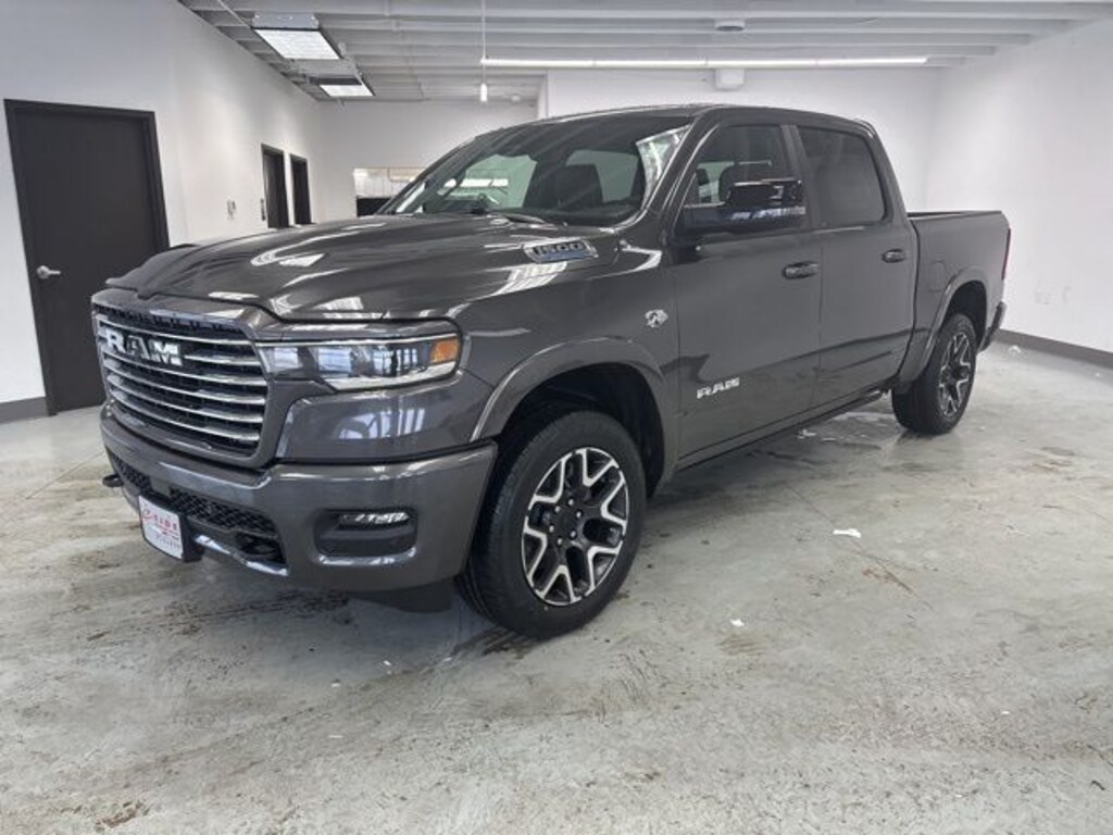New 2026 Ram 1500 LARAMIE CREW CAB 4X4 5'7 BOX Pickup