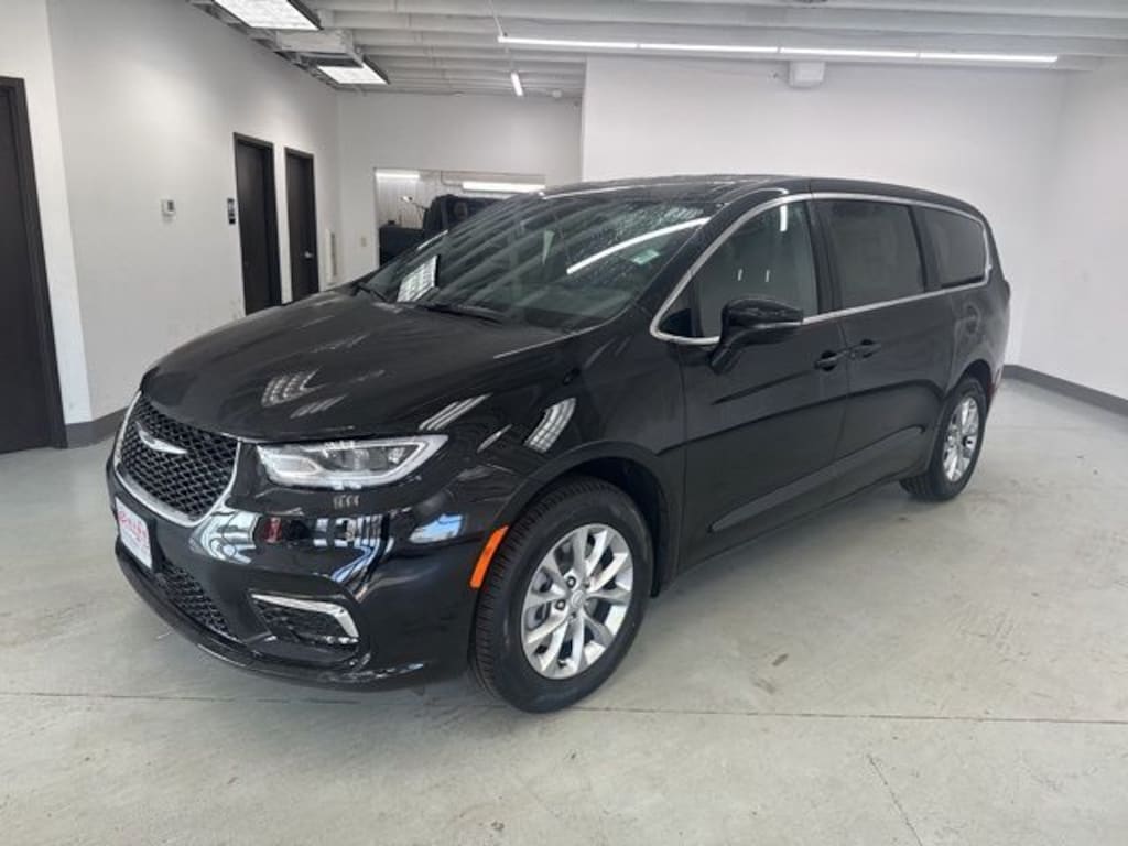 New 2026 Chrysler Pacifica SELECT AWD Passenger Van