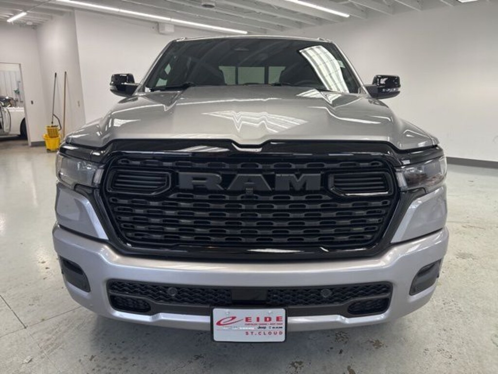 New 2025 Ram 1500 BIG HORN CREW CAB 4X4 5'7 BOX Pickup