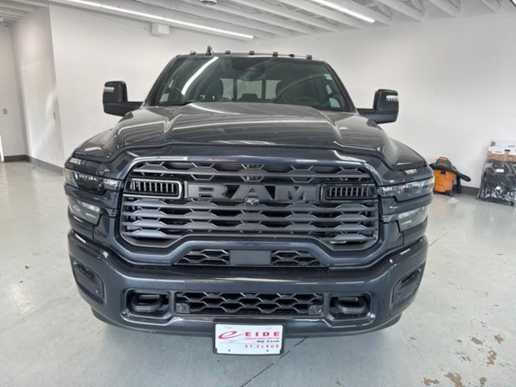New 2026 Ram 3500 BIG HORN CREW CAB 4X4 6'4 BOX Pickup