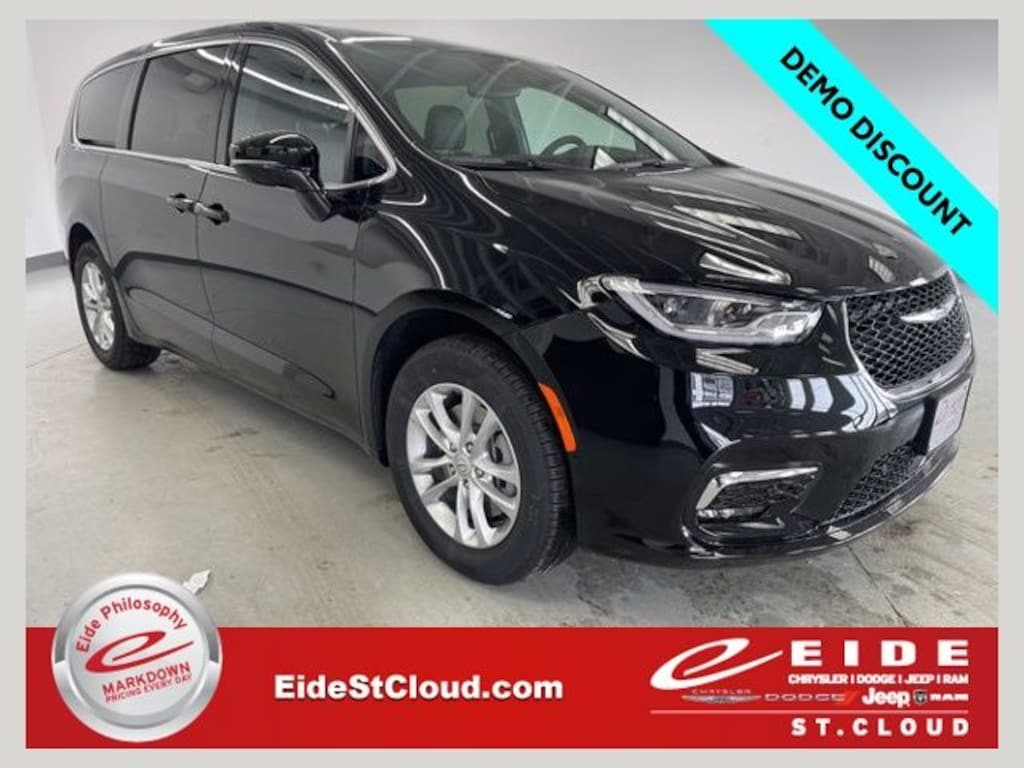 New 2026 Chrysler Pacifica SELECT AWD Passenger Van