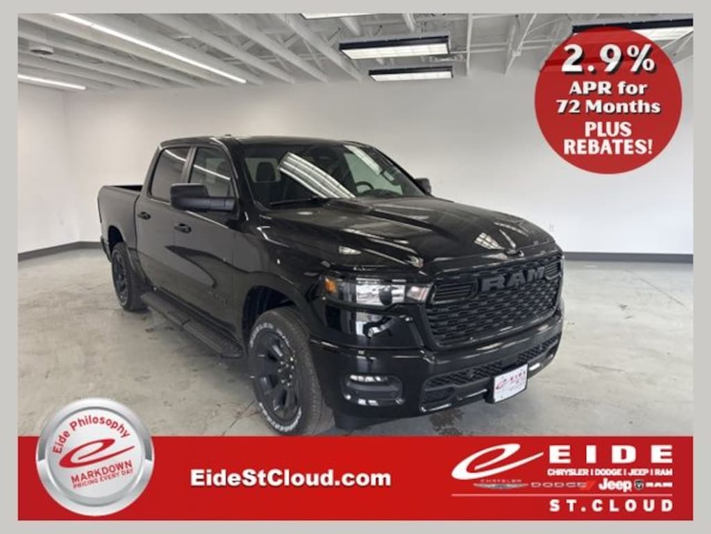 New 2026 Ram 1500 EXPRESS CREW CAB 4X4 5'7 BOX Pickup