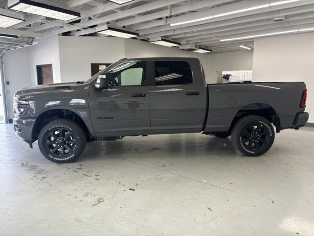 New 2026 Ram 2500 BIG HORN CREW CAB 4X4 6'4 BOX Pickup