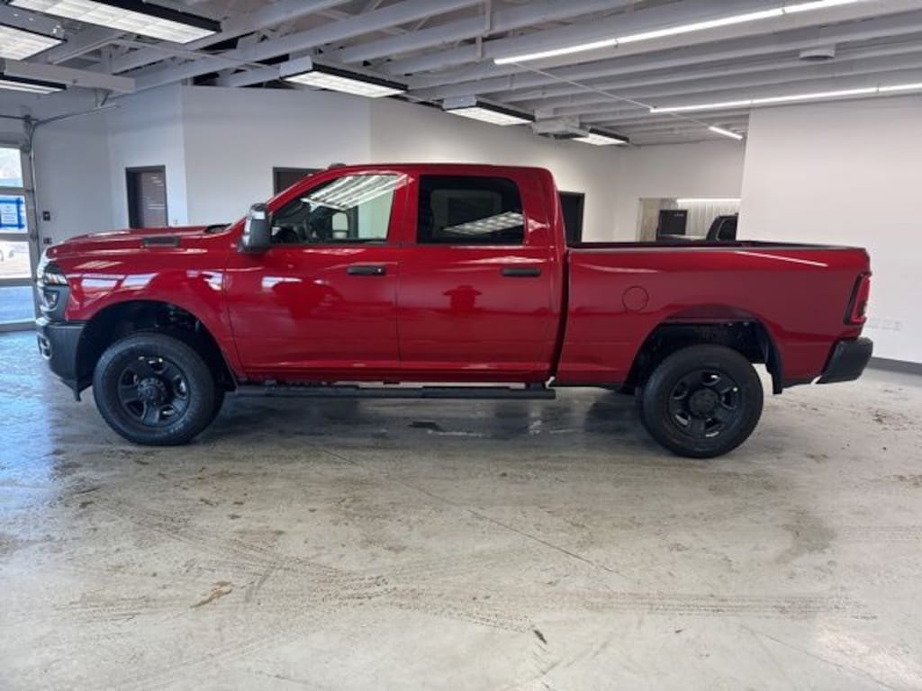 New 2026 Ram 3500 TRADESMAN CREW CAB 4X4 6'4 BOX Pickup