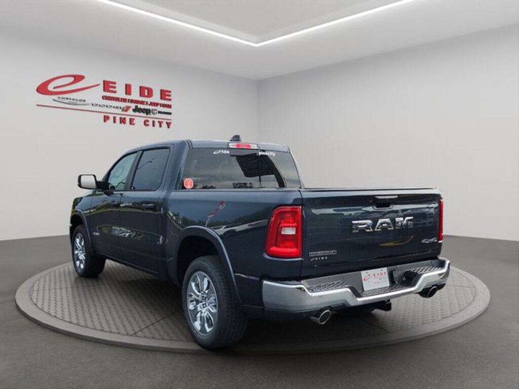 New 2026 Ram 1500 BIG HORN CREW CAB 4X4 5'7 BOX Pickup