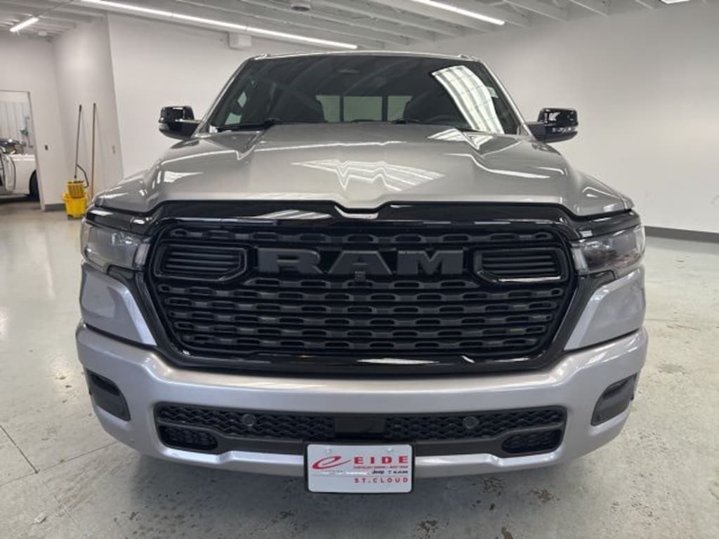 New 2025 Ram 1500 BIG HORN CREW CAB 4X4 5'7 BOX Pickup