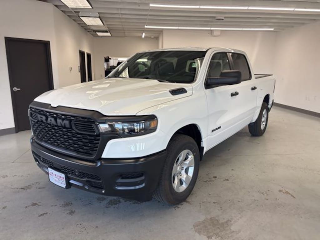 New 2026 Ram 1500 TRADESMAN CREW CAB 4X4 5'7 BOX Pickup