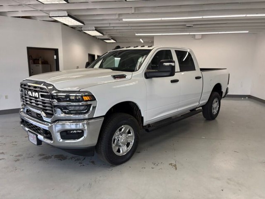 New 2026 Ram 3500 TRADESMAN CREW CAB 4X4 6'4 BOX Pickup