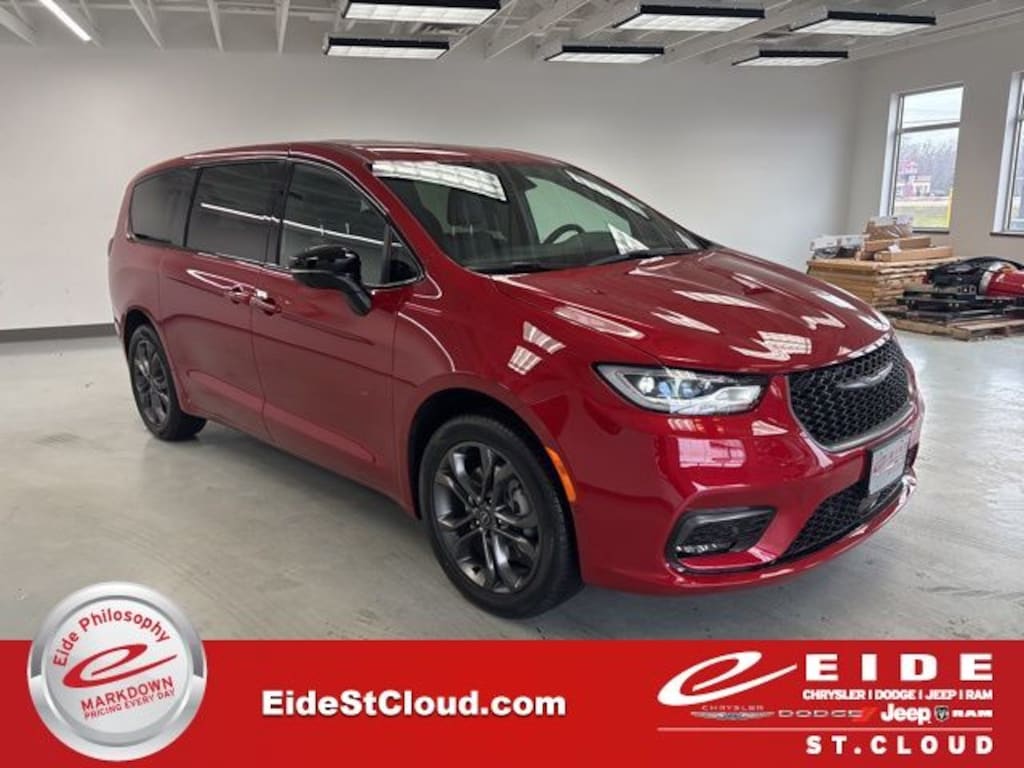 New 2026 Chrysler Pacifica SELECT AWD Passenger Van