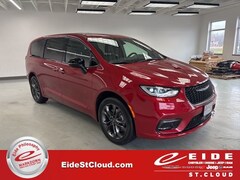 2026 Chrysler Pacifica SELECT AWD Passenger Van