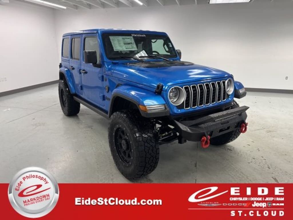 New 2025 Jeep Wrangler 4-DOOR SAHARA Sport Utility