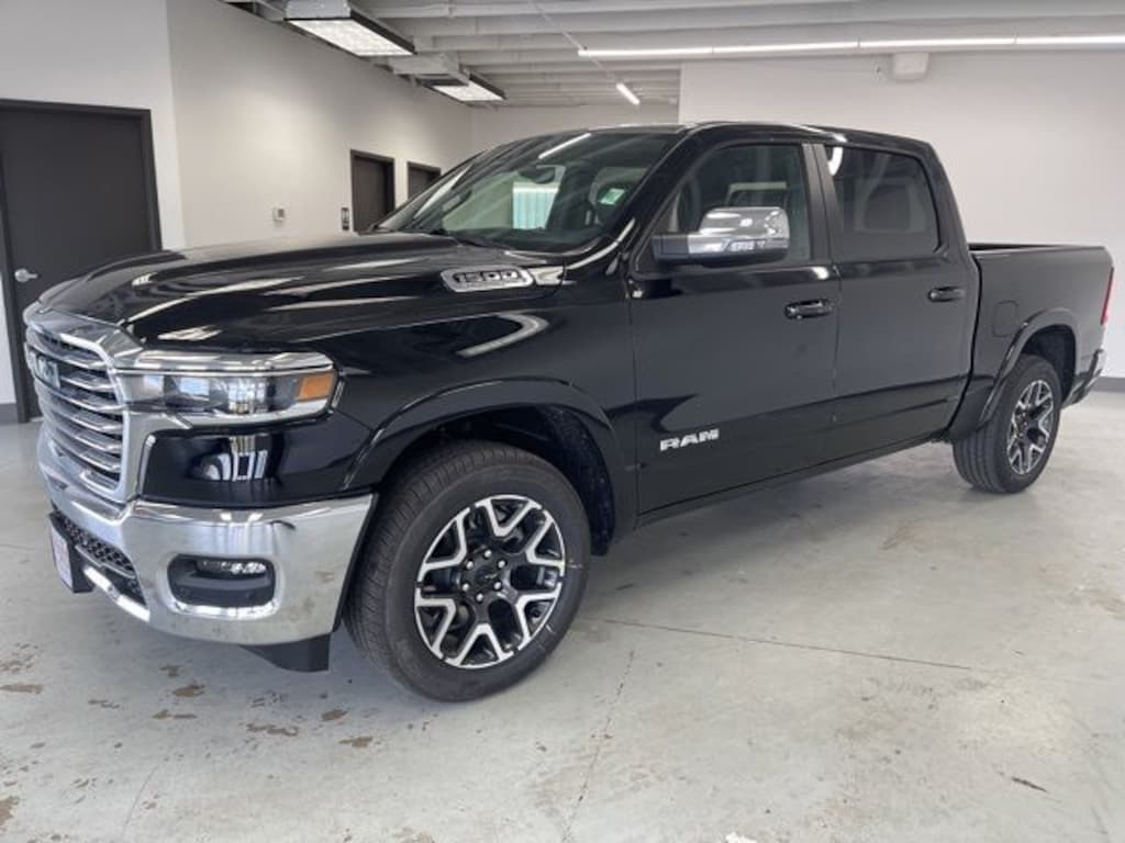 New 2026 Ram 1500 LARAMIE CREW CAB 4X4 5'7 BOX Pickup