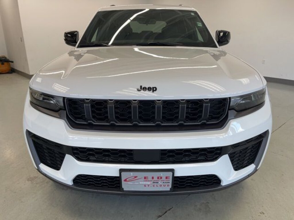New 2026 Jeep Grand Cherokee LAREDO ALTITUDE 4X4 Sport Utility
