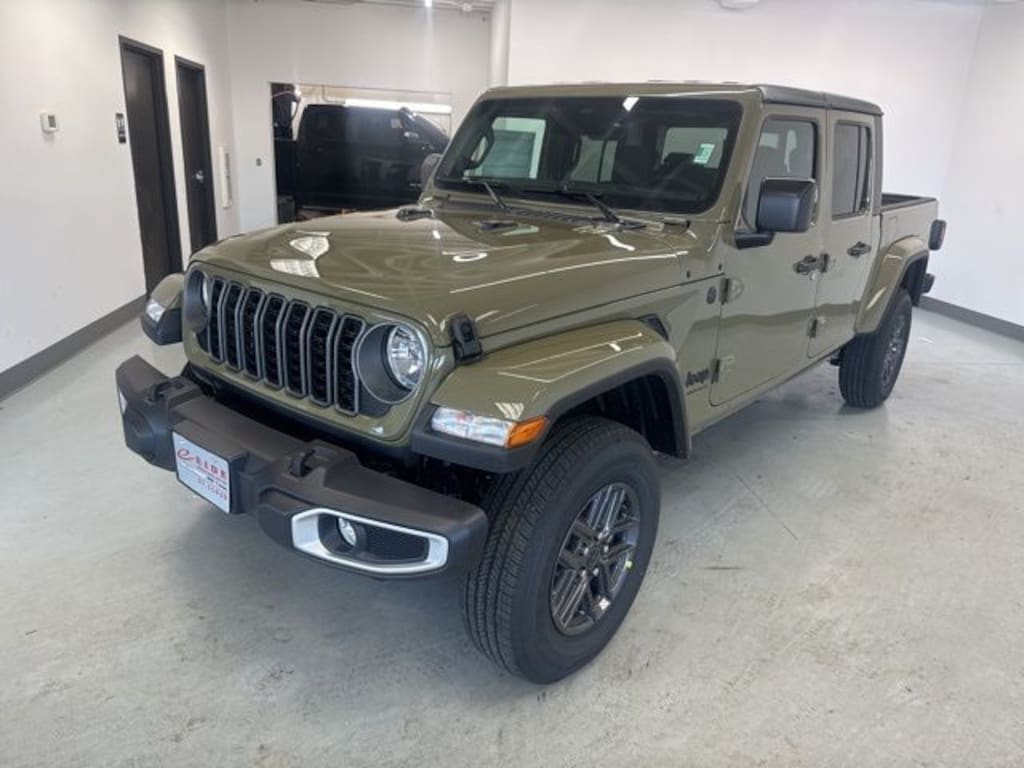 New 2026 Jeep Gladiator SPORT S 4X4 Pickup