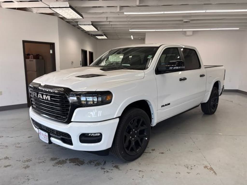New 2026 Ram 1500 LARAMIE CREW CAB 4X4 5'7 BOX Pickup