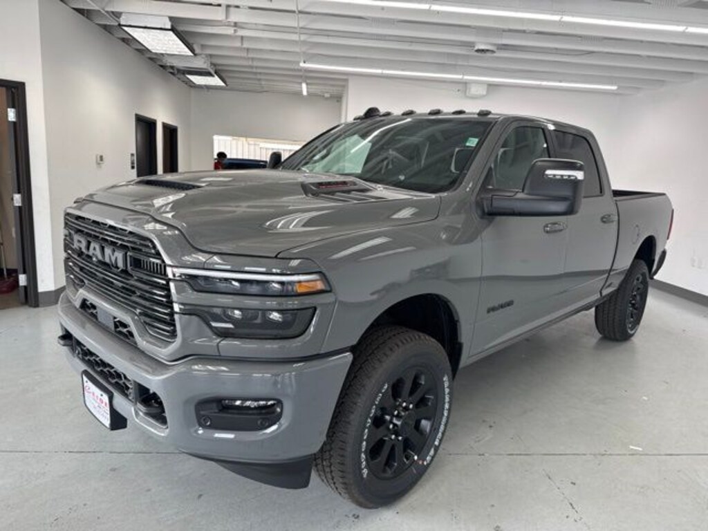 New 2026 Ram 3500 LARAMIE CREW CAB 4X4 6'4 BOX Pickup
