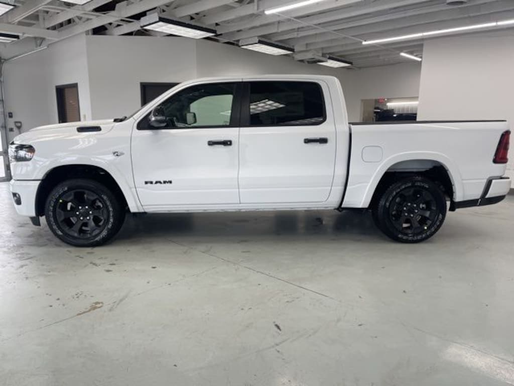 New 2026 Ram 1500 BIG HORN CREW CAB 4X4 5'7 BOX Pickup