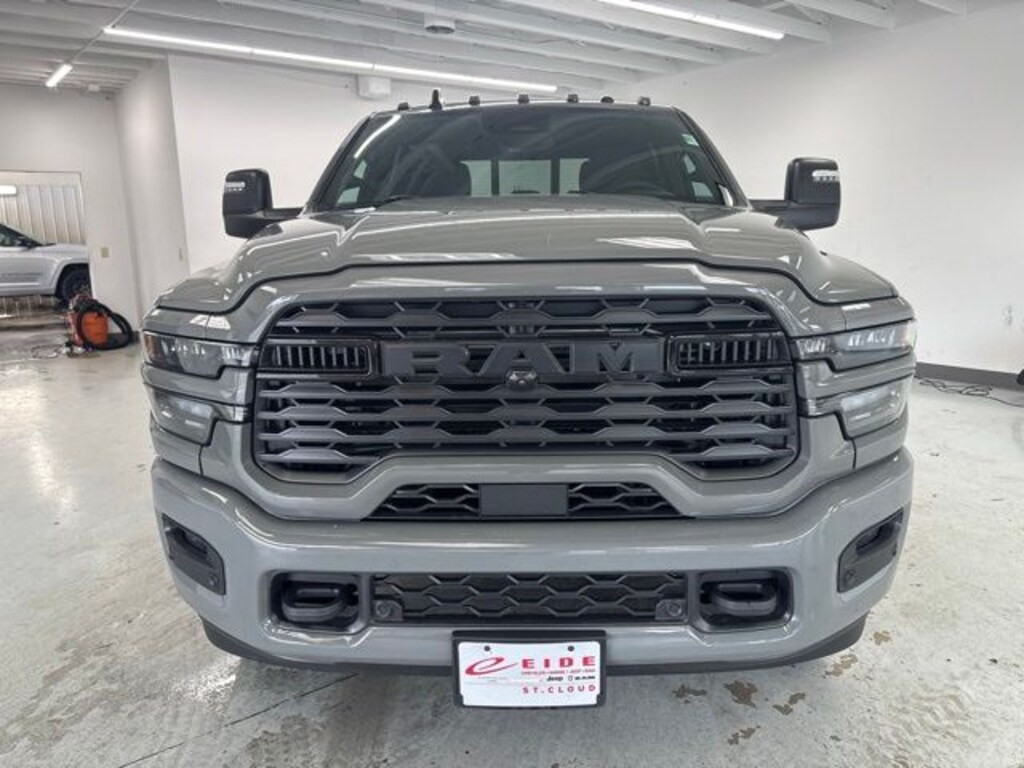 New 2026 Ram 3500 BIG HORN CREW CAB 4X4 6'4 BOX Pickup