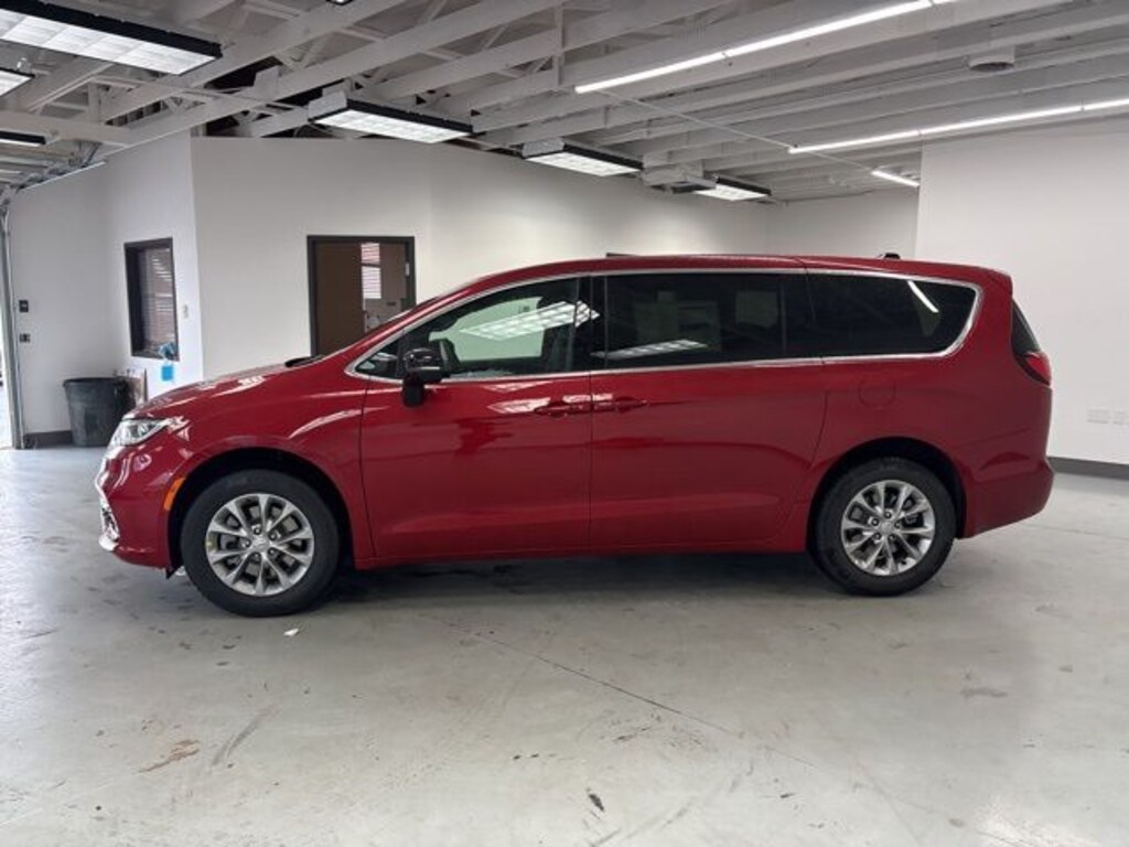 New 2026 Chrysler Pacifica SELECT AWD Passenger Van