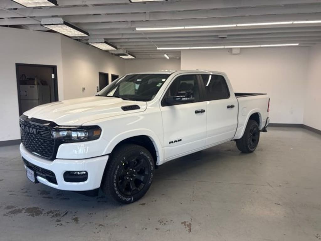 New 2026 Ram 1500 BIG HORN CREW CAB 4X4 5'7 BOX Pickup