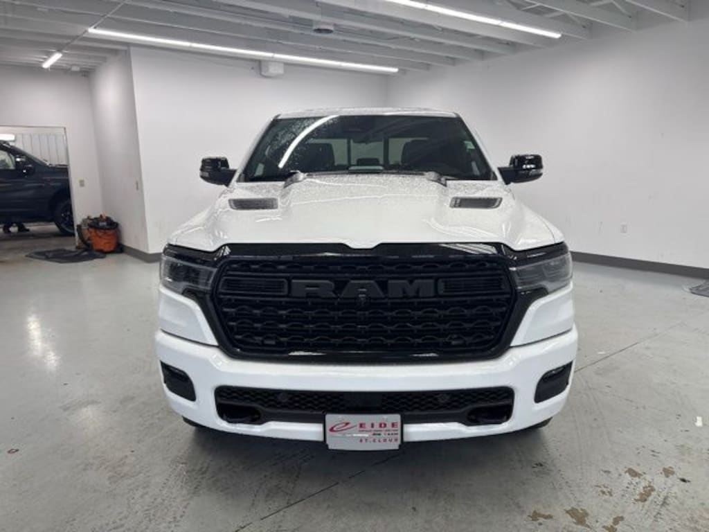 New 2026 Ram 1500 LIMITED CREW CAB 4X4 5'7 BOX Pickup