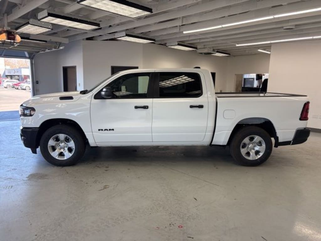 New 2026 Ram 1500 TRADESMAN CREW CAB 4X4 5'7 BOX Pickup