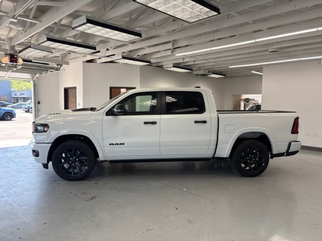 New 2026 Ram 1500 LARAMIE CREW CAB 4X4 5'7 BOX Pickup