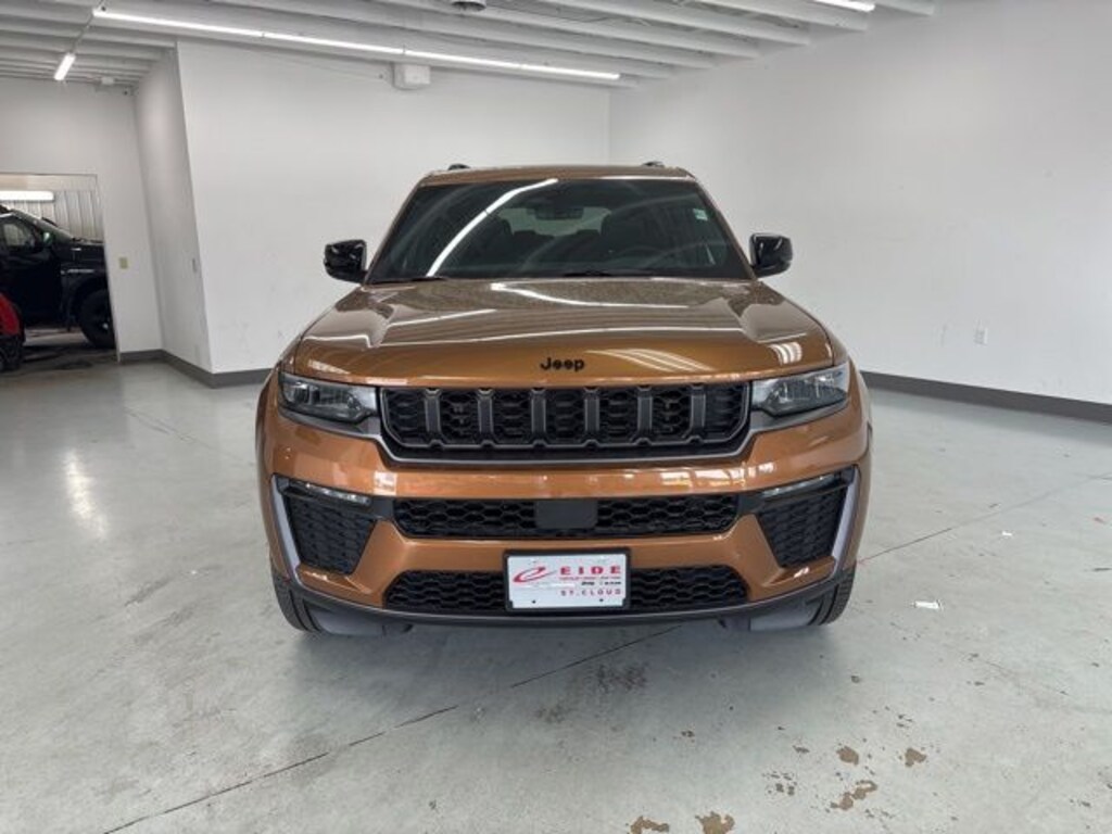 New 2026 Jeep Grand Cherokee L LIMITED 4X4 Sport Utility