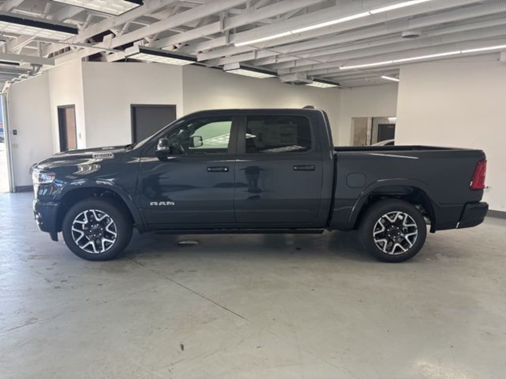 New 2026 Ram 1500 LARAMIE CREW CAB 4X4 5'7 BOX Pickup