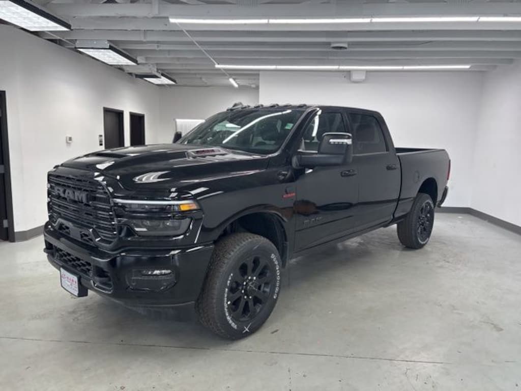 New 2026 Ram 3500 LARAMIE CREW CAB 4X4 6'4 BOX Pickup