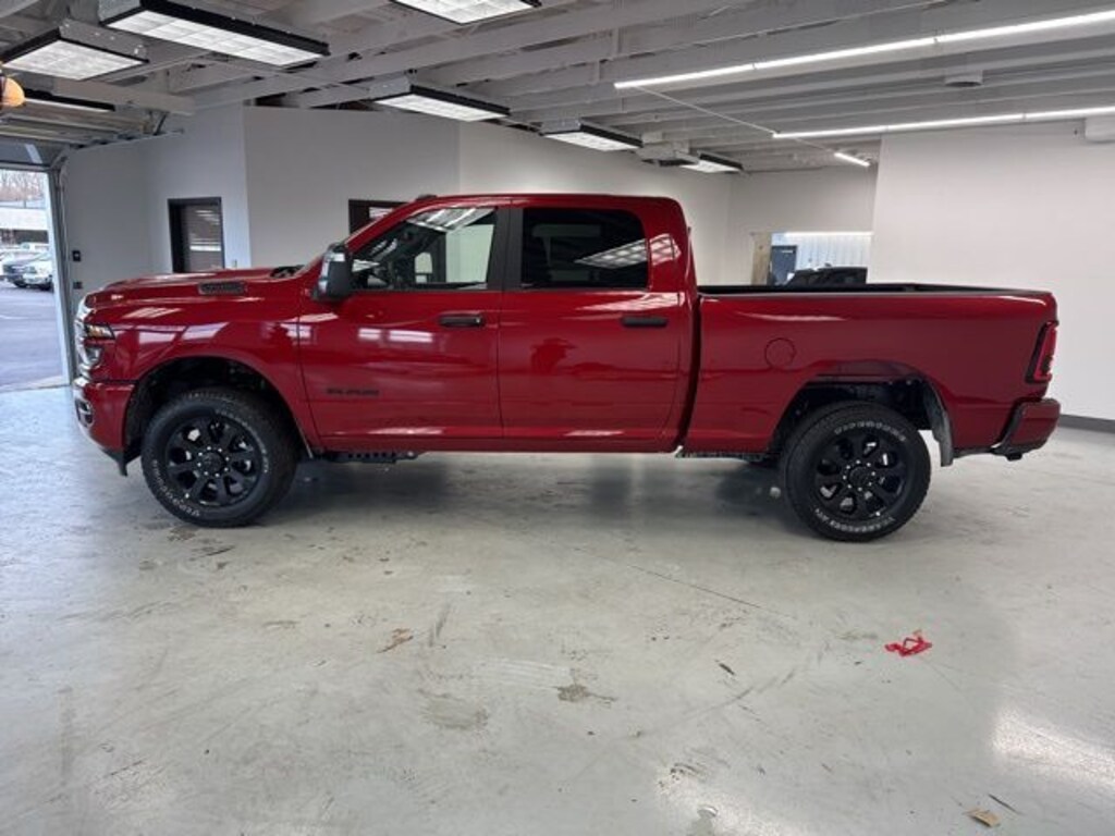 New 2026 Ram 3500 BIG HORN CREW CAB 4X4 6'4 BOX Pickup