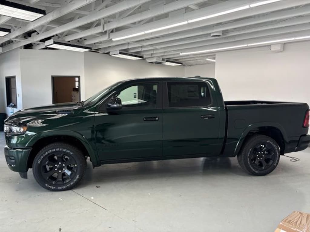New 2026 Ram 1500 BIG HORN CREW CAB 4X4 5'7 BOX Pickup