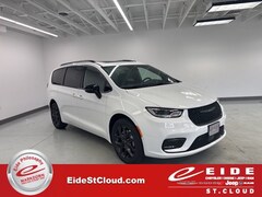 2026 Chrysler Pacifica LIMITED AWD Passenger Van