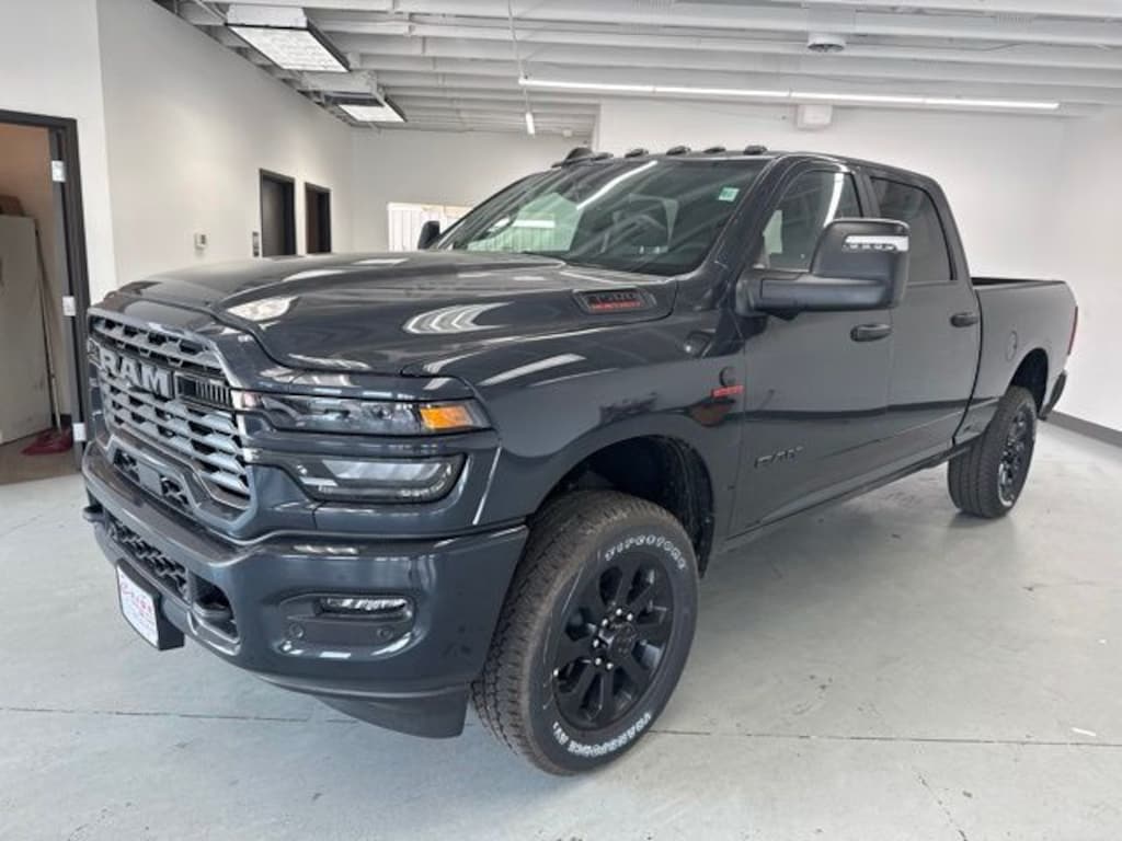 New 2026 Ram 3500 BIG HORN CREW CAB 4X4 6'4 BOX Pickup