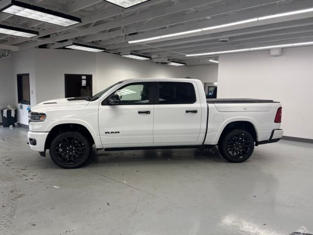 New 2026 Ram 1500 LIMITED CREW CAB 4X4 5'7 BOX Pickup