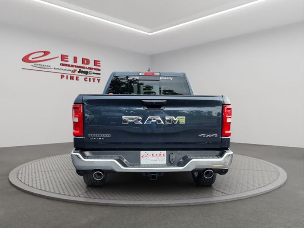 New 2026 Ram 1500 BIG HORN CREW CAB 4X4 5'7 BOX Pickup