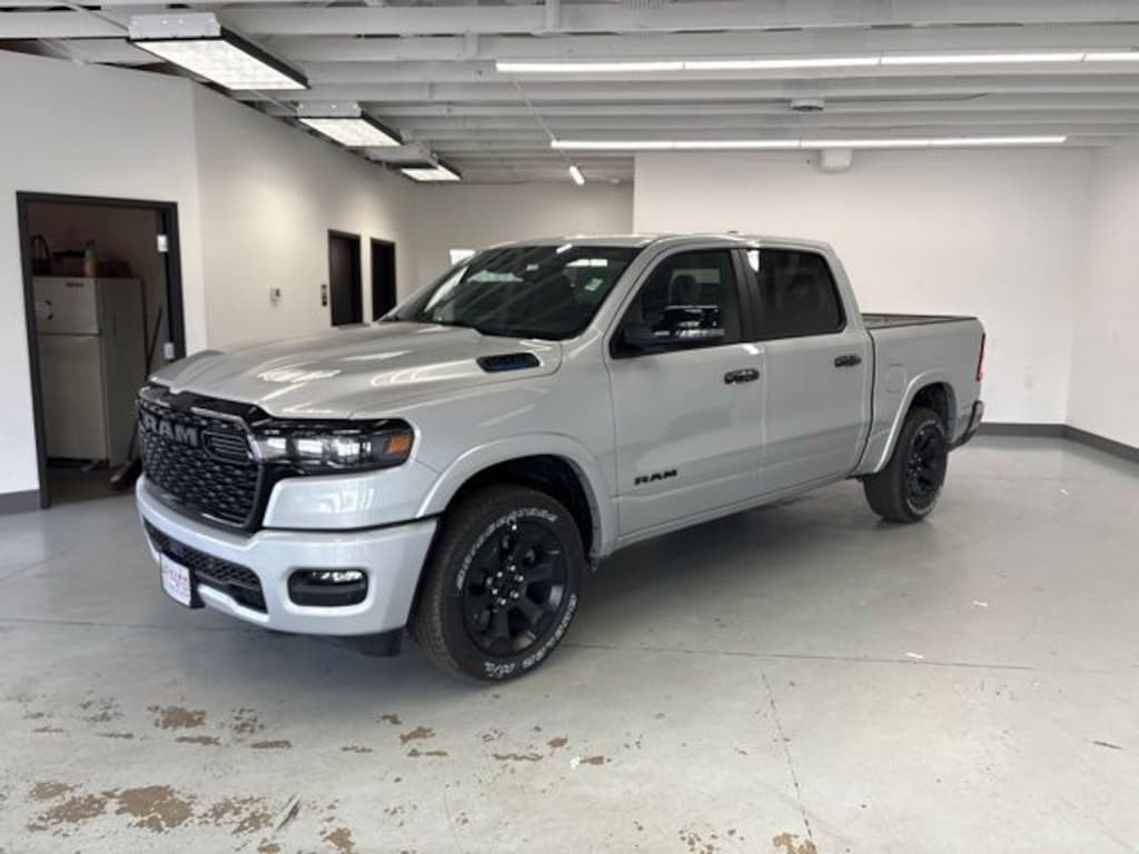New 2026 Ram 1500 BIG HORN CREW CAB 4X4 5'7 BOX Pickup